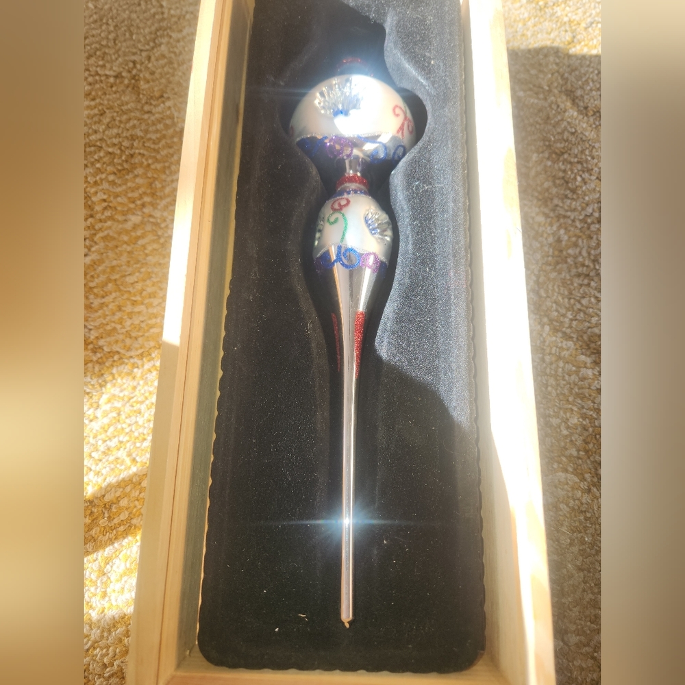 Finial Blown Glass Museum Thomas Series Tree Topper in Wooden Box